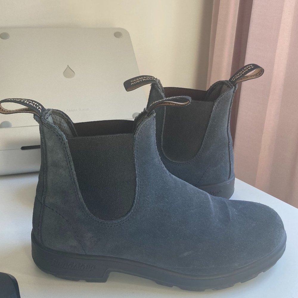 Blundstone Navy Men's 6 Women's 8.5 / 9 Suede Booties